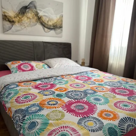 Aleksic Apartment Pale